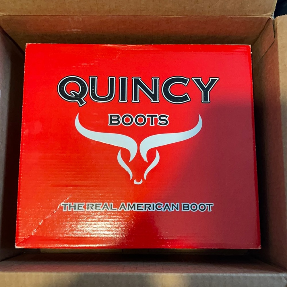 I’m selling these Quincy Boots.